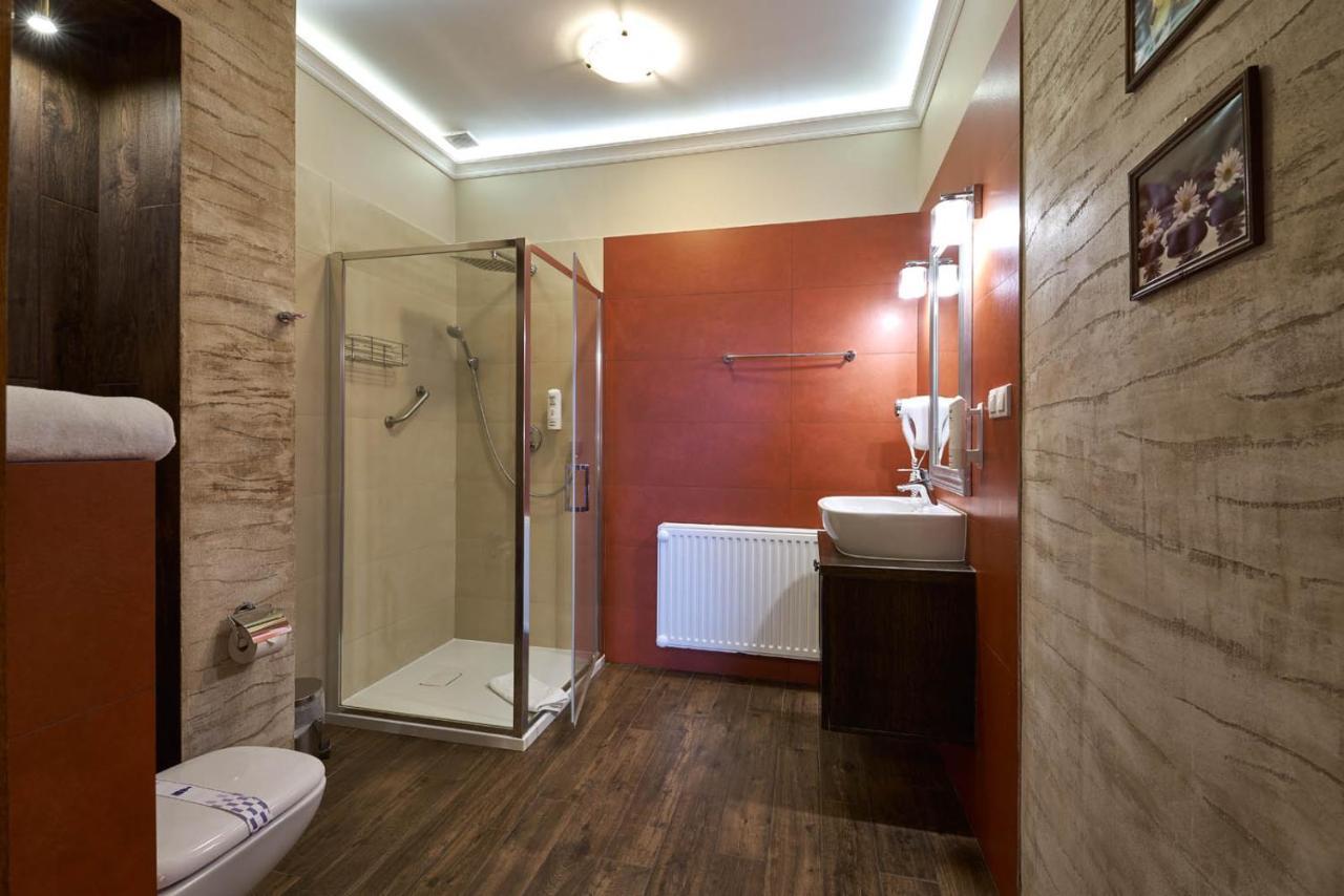 Hotel Dwor Galicja Stalowa Wola Luaran gambar
