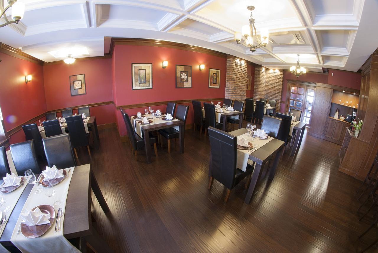 Hotel Dwor Galicja Stalowa Wola Luaran gambar