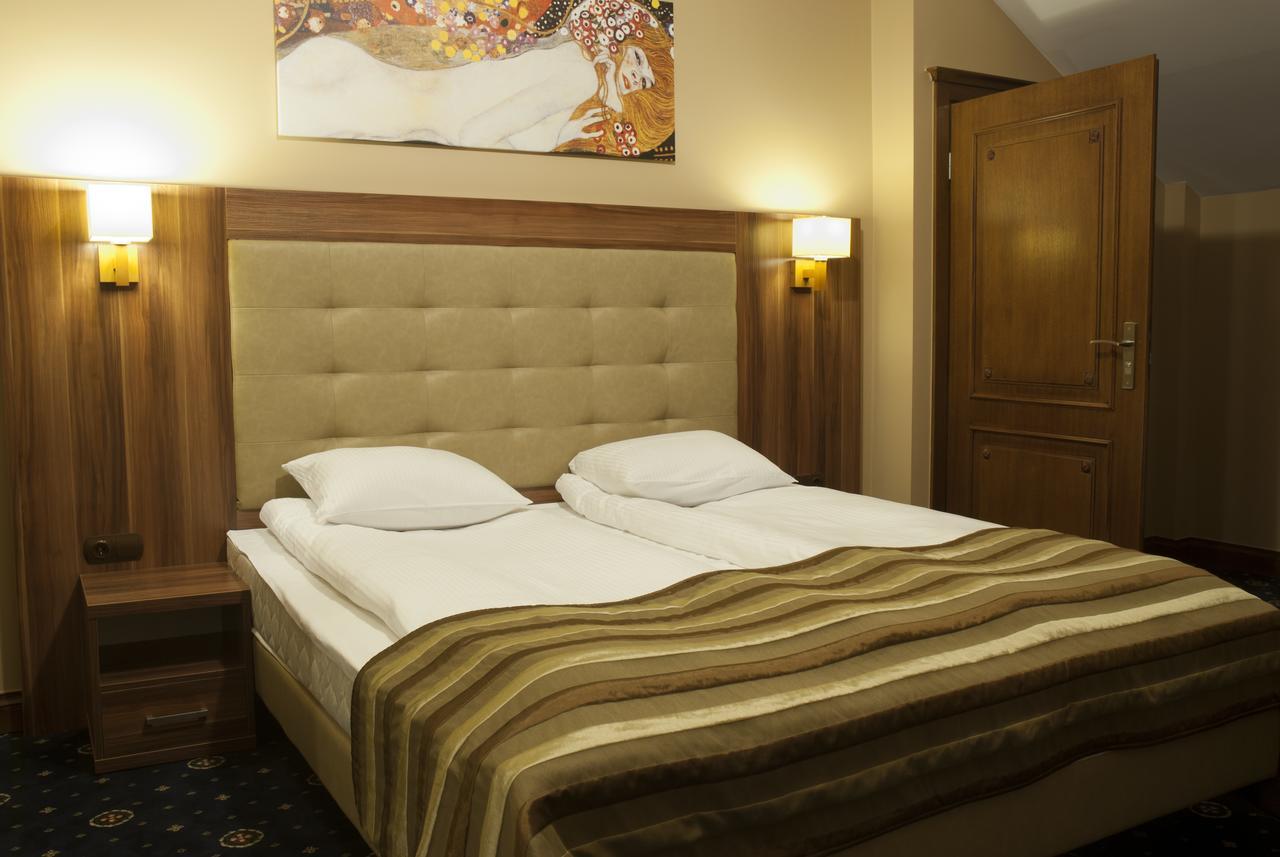 Hotel Dwor Galicja Stalowa Wola Luaran gambar
