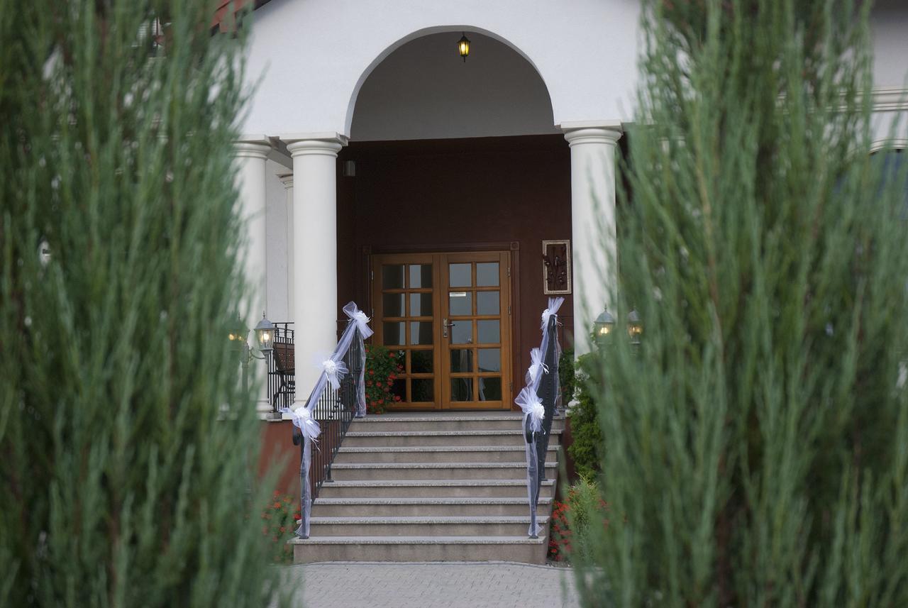 Hotel Dwor Galicja Stalowa Wola Luaran gambar