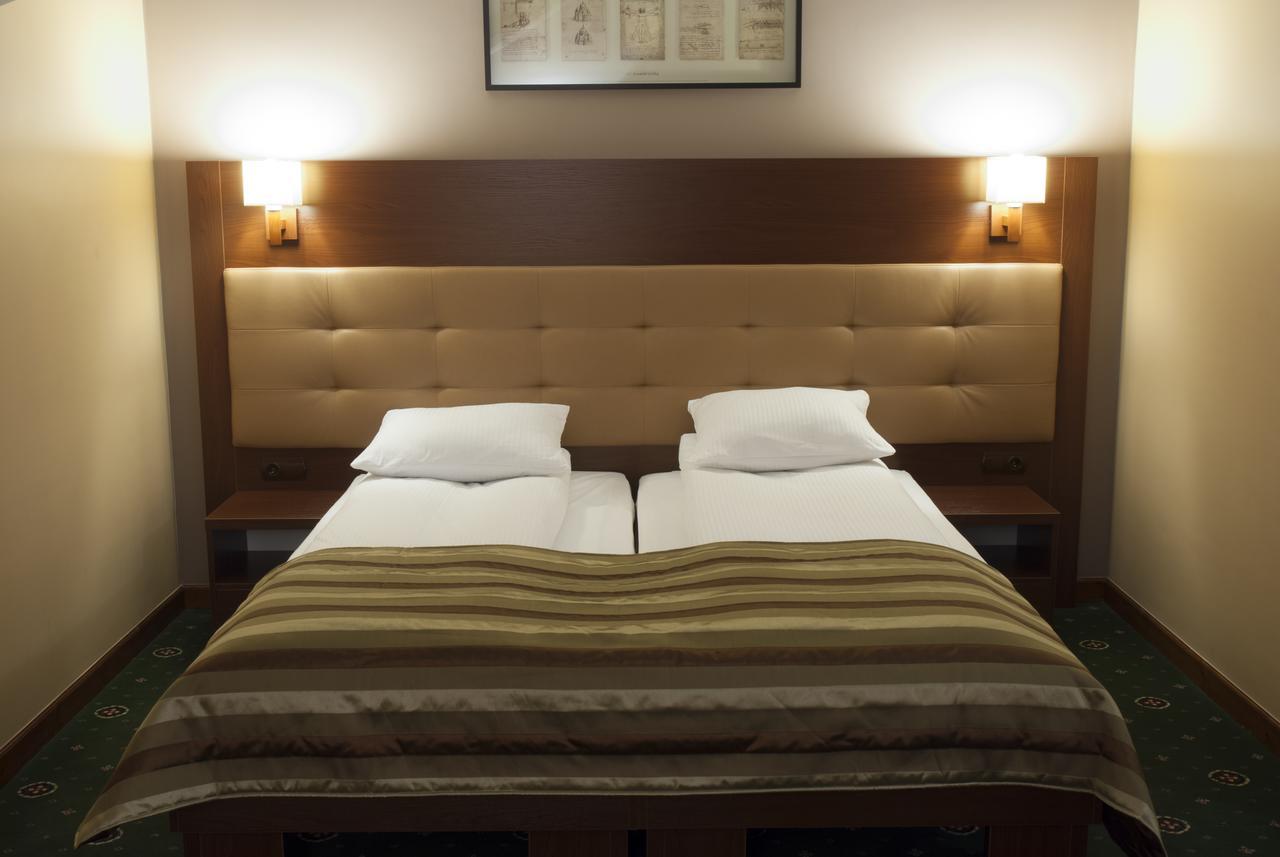 Hotel Dwor Galicja Stalowa Wola Luaran gambar